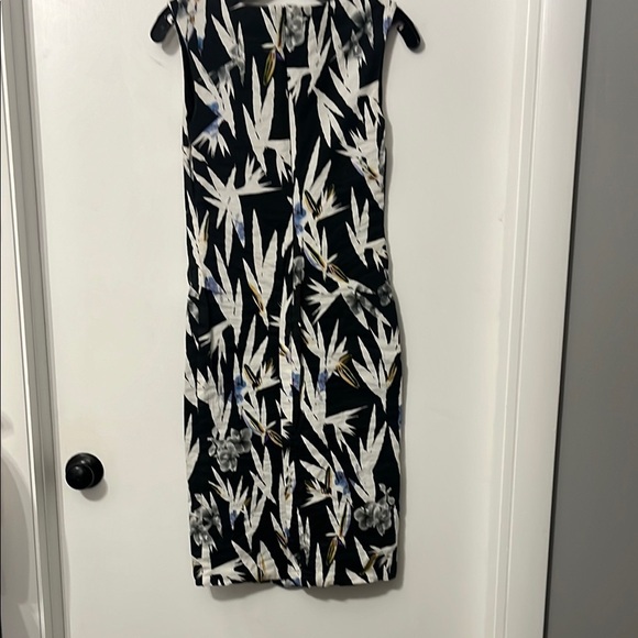 Nicole Miller Black and White Sleeveless Sheath Dress Size 4 - Picture 3 of 8